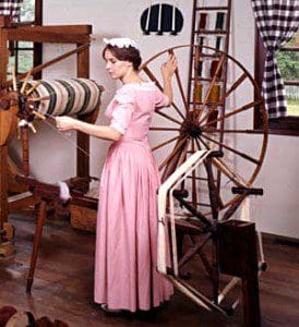 Colonial Williamsburg spinning wheel