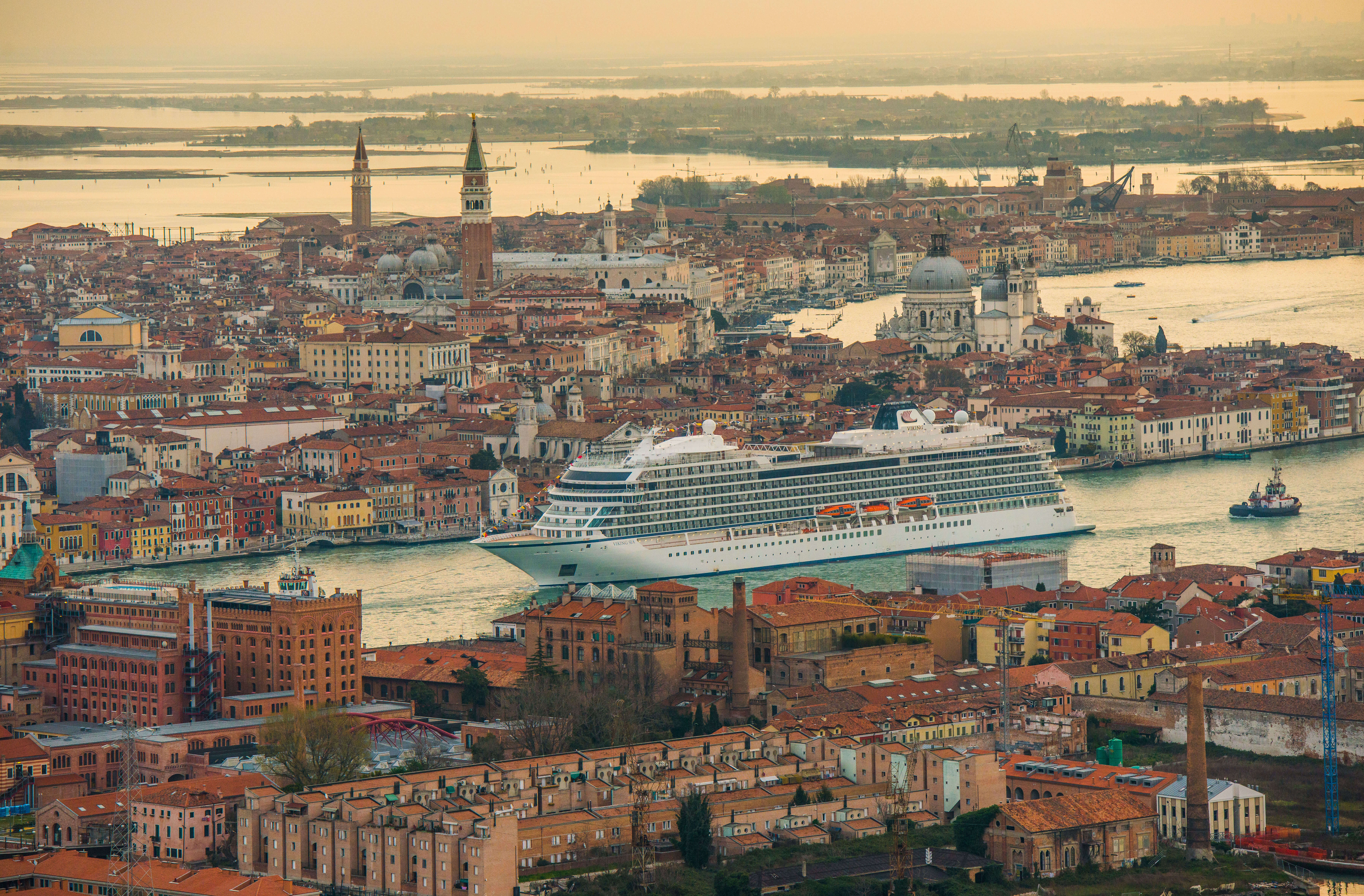 viking cruise port venice