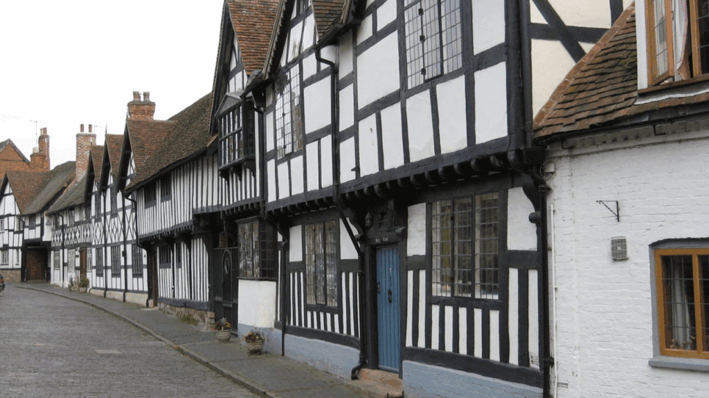 Timber-framed houses lining a street in Stratford-upon-Avon
